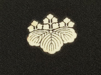 平和屋着物■豪華黒留袖　駒刺繍　御所車花松文　枝梅　金彩　正絹　逸品　DABG1693ya