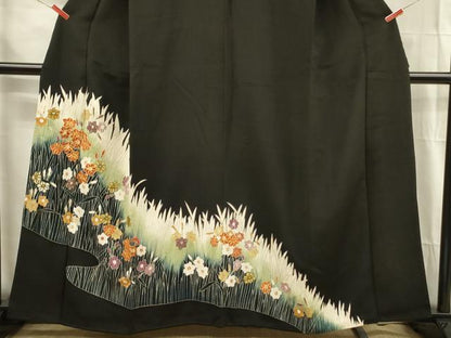 平和屋着物■豪華黒留袖　駒刺繍　草花文　金彩　正絹　逸品　DABG1762ya