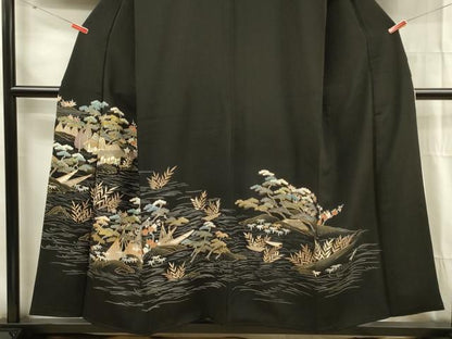 平和屋着物■豪華黒留袖　駒刺繍　風景松文　枝梅　金彩　正絹　逸品　DABG1798ya