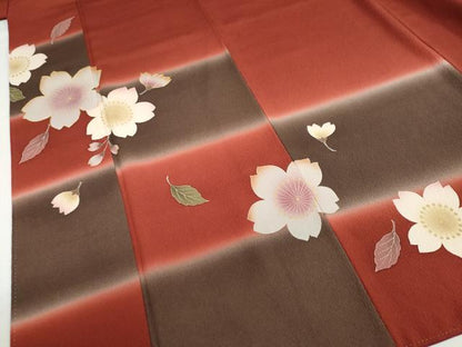 平和屋着物●豪華振袖　駒刺繍　舞桜文　暈し染め　金彩　正絹　逸品　DABG2154ud