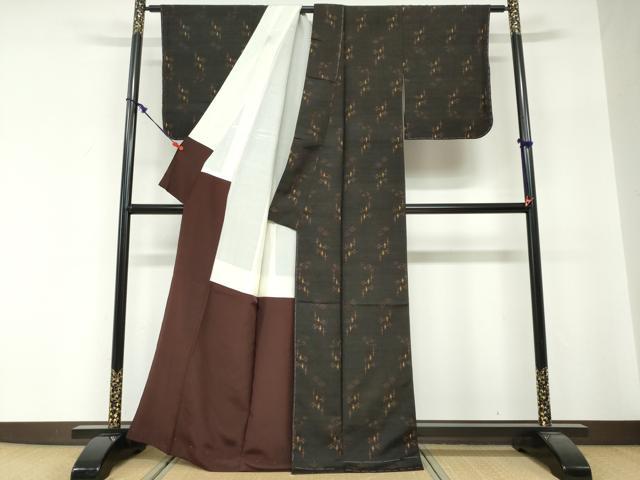 平和屋着物●国指定重要無形文化財　本場久米島紬　手織　絣文様　正絹　逸品　未使用　DABG2195ud