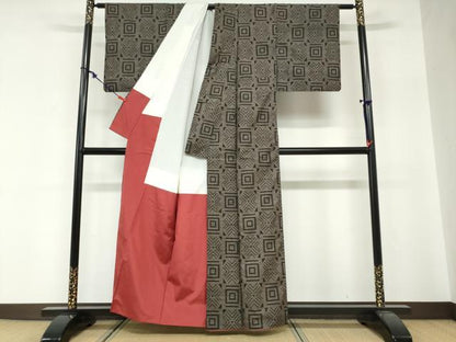 平和屋着物●本場大島紬　7マルキ　変わり格子文　正絹　逸品　DABG2200ud