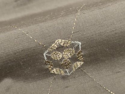 平和屋着物●上質な紬　刺繍　刺し子　草花菱文　無落款　正絹　逸品　未使用　DABG2247ud