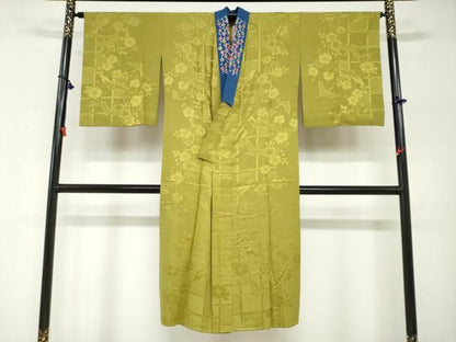 平和屋着物●長襦袢　無双仕立て　飛鶴草花地紋　鶯色　半衿刺繍　正絹　逸品　DABG2316ud
