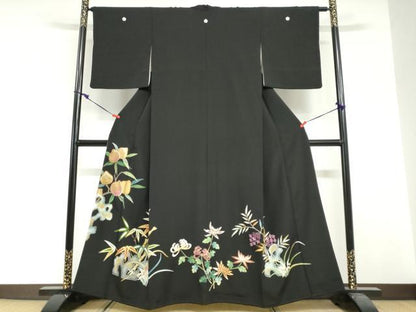 平和屋着物●染刺工芸　大羊居　東京友禅　黒留袖　駒刺繍　草花文　金彩　正絹　逸品　DABG2349ud