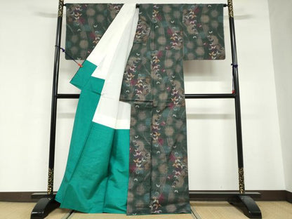 平和屋着物●本場大島紬　7マルキ　舞蝶文　正絹　逸品　DABG2354ud