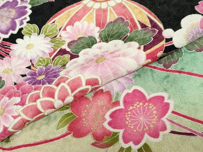 平和屋着物●豪華振袖　手毬草花文　暈し染め　黒地　金通し地　正絹　逸品　DABG2432ud
