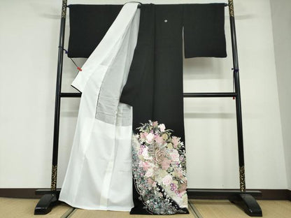 平和屋着物●ブライダルファッションデザイナー・桂由美　黒留袖　草花文　暈し染め　金銀彩　正絹　逸品　DABG2445ud