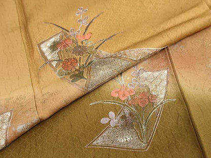平和屋着物●中国三大刺繍　スワトウ刺繍　汕頭刺繍　訪問着　短冊草花文　暈し染め　金彩　正絹　逸品　DABG2506ud