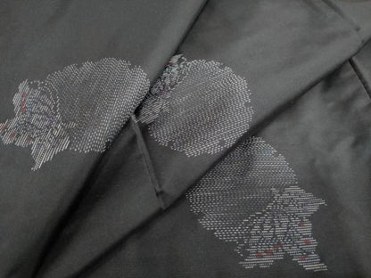 平和屋着物●本場大島紬　地空き　雪輪舞蝶文　やまと誂製　正絹　逸品　DABG2771ud