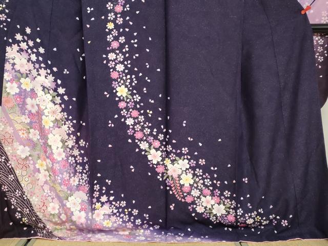平和屋着物●豪華振袖　駒刺繍　流水草花文　暈し染め　金彩　金通し地　正絹　逸品　DABG2773ud