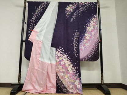 平和屋着物●豪華振袖　駒刺繍　流水草花文　暈し染め　金彩　金通し地　正絹　逸品　DABG2773ud