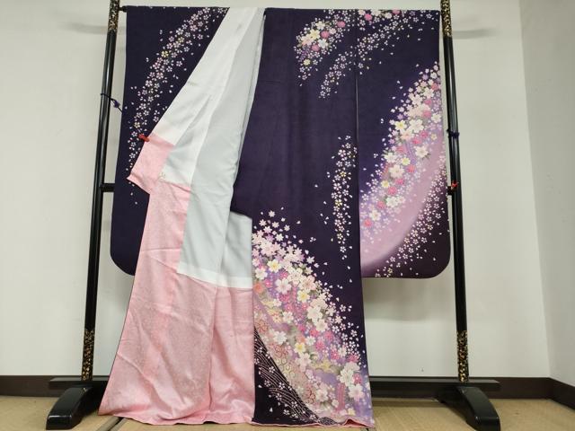 平和屋着物●豪華振袖　駒刺繍　流水草花文　暈し染め　金彩　金通し地　正絹　逸品　DABG2773ud