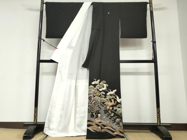 平和屋着物●豪華黒留袖　駒刺繍　宝尽くし飛鶴松文　金彩　正絹　逸品　DABG2799ud
