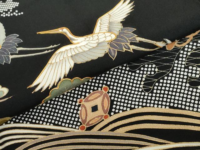 平和屋着物●豪華黒留袖　駒刺繍　宝尽くし飛鶴松文　金彩　正絹　逸品　DABG2799ud
