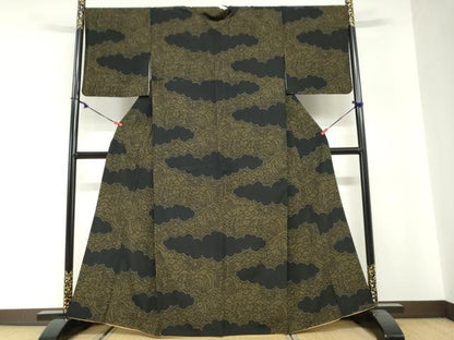 平和屋着物●本塩沢　雲取り亀甲花蝶文　正絹　逸品　DABG2829ud