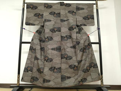 平和屋着物●本場大島紬　150亀甲　雲取り舞蝶文　正絹　逸品　DABG2912ud