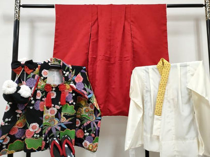 平和屋着物[]七五三　女の子　３歳　祝着　三つ身　長襦袢(単衣)・コート・小物セット　朱・緋色　松取り花文　金彩　DABG3030ma