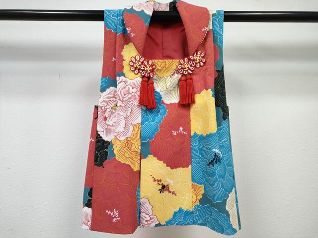 平和屋着物[]七五三　女の子　３歳　祝着　三つ身　長襦袢(単衣・半衿刺繍)・被布・草履セット　豆千代モダン 市松 牡丹 金彩　DABG3031ma