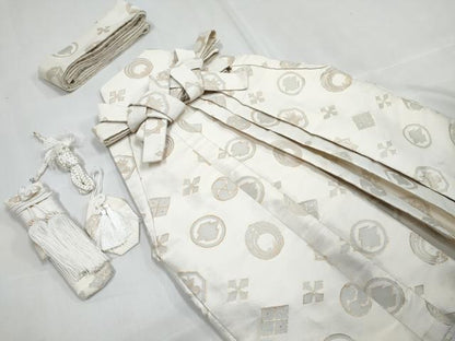 平和屋着物[]七五三 男の子 祝着・羽織・長襦袢(単衣・半衿刺繍)・行灯袴・小物セット 灰黄緑色 兜 打ち出の小槌 飛鶴松 金彩 DABG3040ma