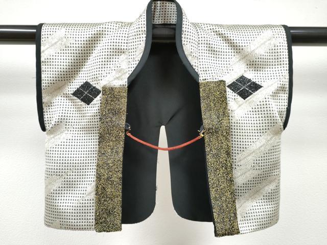 平和屋着物[]七五三　男の子　祝着・陣羽織・長襦袢(単衣)・行灯袴・帯セット　赤紅色　矢羽菱文　金銀糸　DABG3043ma