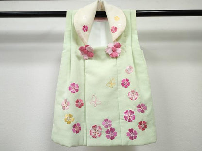 平和屋着物[]七五三　女の子　３歳　祝着　三つ身　長襦袢(単衣・半衿刺繍)・被布・小物セット 刺繍 牡丹 舞桜 金糸 洗える着物 DABG3049ma