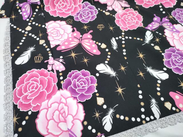 平和屋着物[]七五三　女の子　７歳　祝着　四つ身　襦袢(単衣・半衿刺繍)セット　王冠　花蝶文　黒地　金彩　洗える着物　DABG3064ma