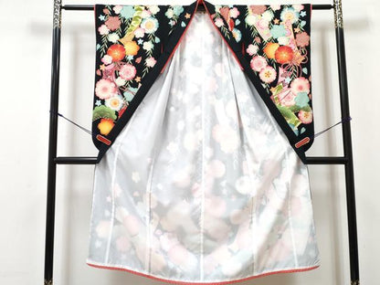 平和屋着物[]七五三　女の子　７歳　祝着　四つ身　襦袢(単衣・半衿刺繍)セット　短冊花文　黒地　金銀彩　洗える着物　DABG3065ma