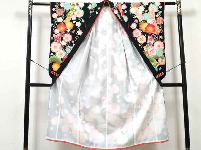 平和屋着物[]七五三　女の子　７歳　祝着　四つ身　襦袢(単衣・半衿刺繍)セット　短冊花文　黒地　金銀彩　洗える着物　DABG3065ma