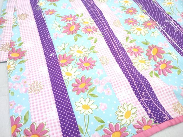 平和屋着物[]七五三　女の子　３歳　祝着　三つ身　長襦袢(単衣・半衿刺繍)・被布 ベストセット　草花間道　金彩　洗える着物　DABG3076ma