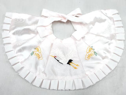 平和屋着物[]和装小物　お宮参り　女の子　子供　帽子・スタイ・お守り袋セット　刺繍　飛鶴松文　薄桜色　箱付き　DABG3138ma