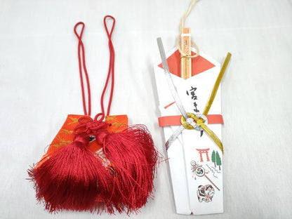 平和屋着物[]和装小物　お宮参り　女の子　子供　帽子・スタイ・お守り袋セット　刺繍　飛鶴松文　薄桜色　箱付き　DABG3138ma