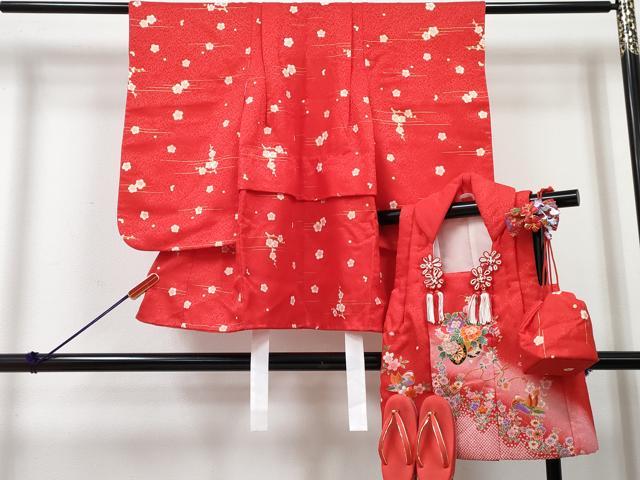 平和屋着物[]七五三　女の子　３歳　祝着　三つ身　被布・草履・小物セット　鴛鴦枝梅花文　金彩　箱付き　DABG3150ma