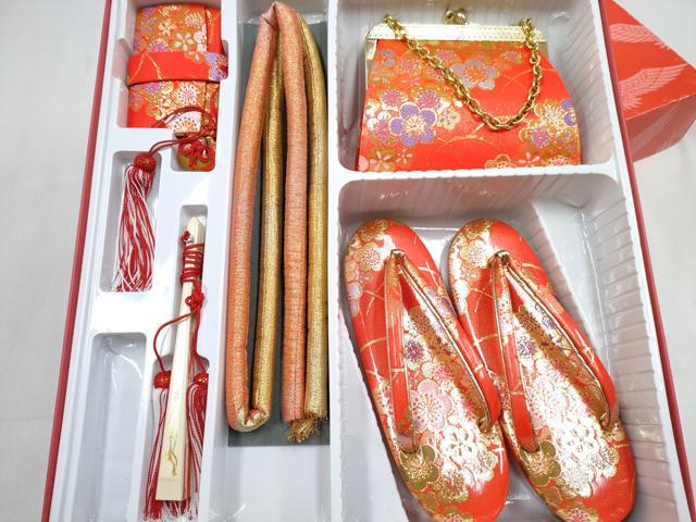 平和屋着物[]女の子　子供　草履・帯締め・バッグ・小物セット　梅　金銀糸　箱付き　逸品　DABG3165ma
