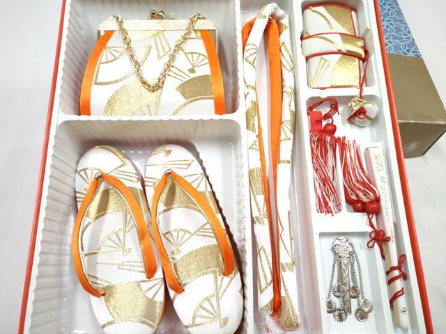 平和屋着物[]和装小物　女の子　子供　草履・バッグ・帯締め・小物セット　扇散らし　金糸　箱付き　逸品　DABG3204ma