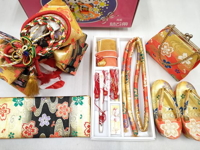 平和屋着物[]和装小物　女の子　子供　つけ帯・草履・バッグ・帯締め・小物セット　流水舞桜文　金糸　箱付き　DABG3208ma