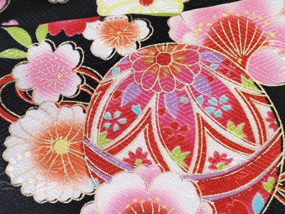 平和屋着物[]七五三　女の子　３歳　祝着　三つ身　被布セット　襦袢付き　鞠花文　黒地　金彩　洗える着物　DABG3231ma