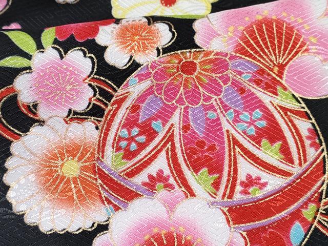 平和屋着物[]七五三　女の子　３歳　祝着　三つ身　被布セット　襦袢付き　鞠花文　黒地　金彩　洗える着物　DABG3231ma