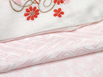 平和屋着物[]七五三　女の子　７歳　祝着　四つ身　襦袢(無双仕立て・半衿刺繍)セット　花蝶文　暈し染め　金銀彩　逸品　DABG3272ma