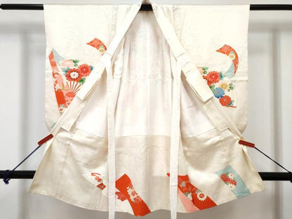 平和屋着物[]七五三 女の子 ３歳 祝着 三つ身 肌襦袢(無双仕立て・半衿刺繍)セット 駒刺繍 扇面飛鶴花文 金彩 逸品 DABG3284ma