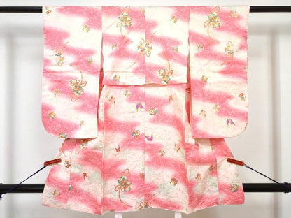 平和屋着物[]七五三　女の子　３歳　祝着　三つ身　長襦袢(単衣)・被布セット　折り鶴花丸文　暈し染め　金彩　洗える着物　DABG3314ma