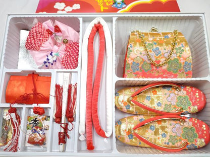 平和屋着物[]和装小物　女の子　子供　草履・バッグ・帯締め・小物セット　枝梅　金糸　箱付き　逸品　DABG3475ma