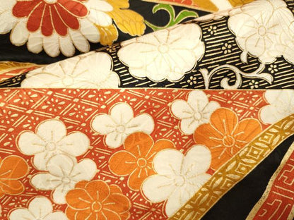 平和屋本店●豪華振袖　駒刺繍　吉祥花文　黒地　金彩　正絹　逸品　DABG3524du