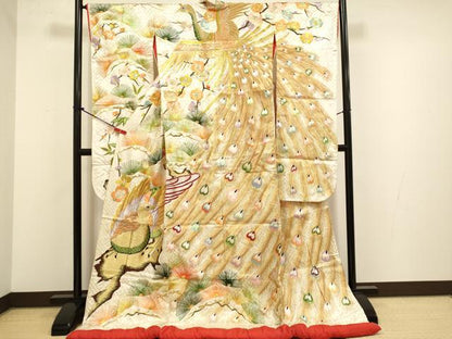 平和屋本店●色打掛　お引きずり　和装　婚礼　結婚式　花嫁　神社挙式　総刺繍　孔雀　松竹梅　金銀糸　逸品　DABG3605du