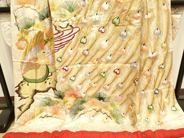 平和屋本店●色打掛　お引きずり　和装　婚礼　結婚式　花嫁　神社挙式　総刺繍　孔雀　松竹梅　金銀糸　逸品　DABG3605du