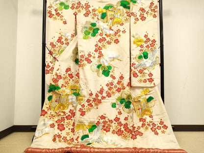 平和屋本店●色打掛　お引きずり　和装　婚礼　結婚式　花嫁　神社挙式　駒刺繍　総刺繍　飛鶴御所車梅松文　金彩　逸品　DABG3610du