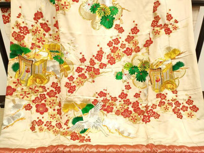 平和屋本店●色打掛　お引きずり　和装　婚礼　結婚式　花嫁　神社挙式　駒刺繍　総刺繍　飛鶴御所車梅松文　金彩　逸品　DABG3610du