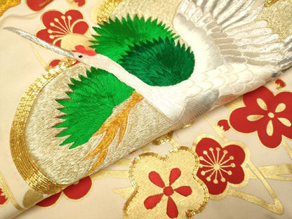 平和屋本店●色打掛　お引きずり　和装　婚礼　結婚式　花嫁　神社挙式　駒刺繍　総刺繍　飛鶴御所車梅松文　金彩　逸品　DABG3610du