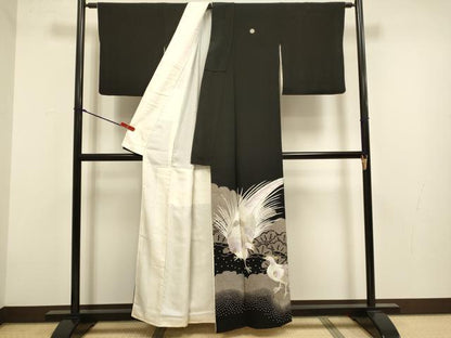 平和屋着物▼豪華黒留袖　総刺繍　尾長鳥松文　金銀糸　正絹　逸品　DABG3614du