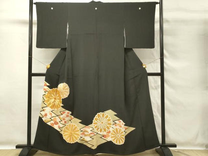 平和屋着物■豪華黒留袖　駒刺繍　菊　松皮菱花文　金彩　正絹　逸品　DABG4234qp